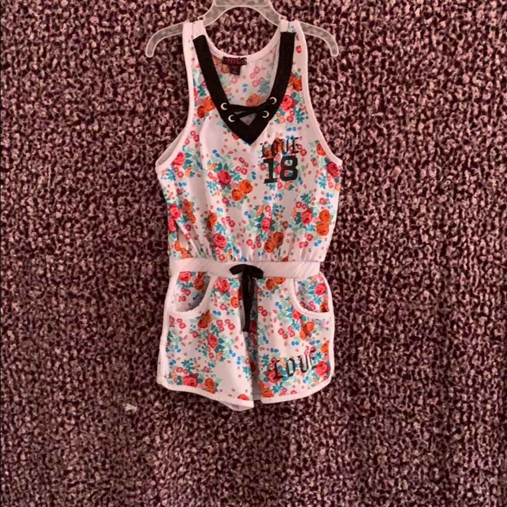 Jumpsuit very cute for spring g or summer